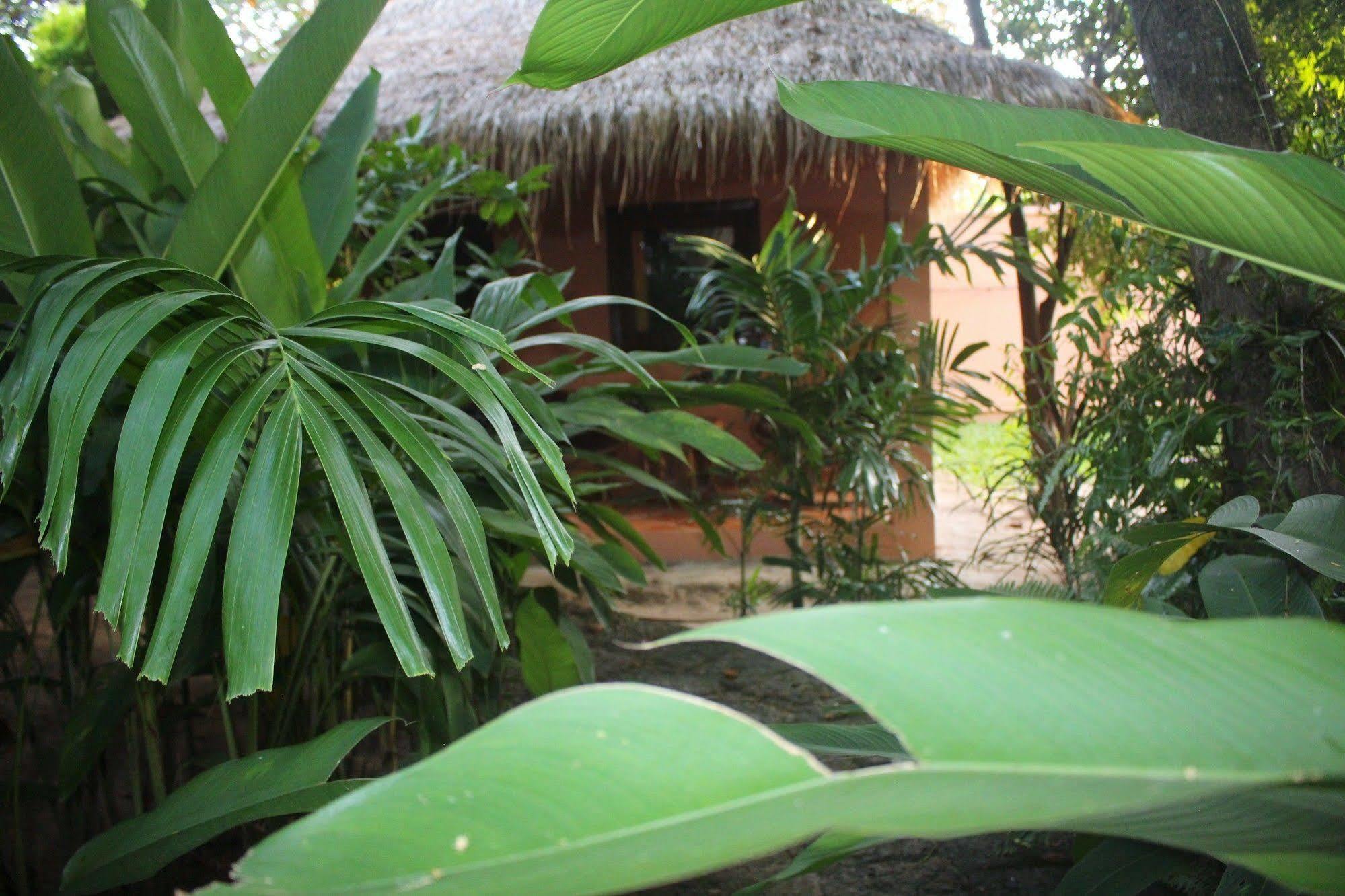 Botanica Hotel Kep Ngoại thất bức ảnh