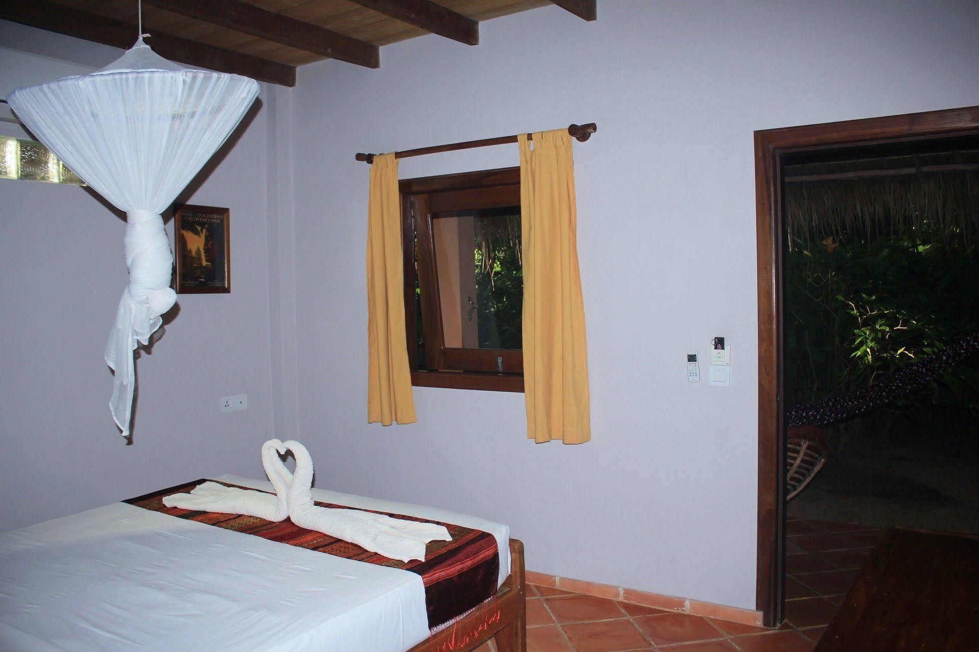 Botanica Hotel Kep Ngoại thất bức ảnh